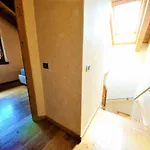 Neve Molto Spazioso E Luminoso Disposto Su 2 Livelli Livigno