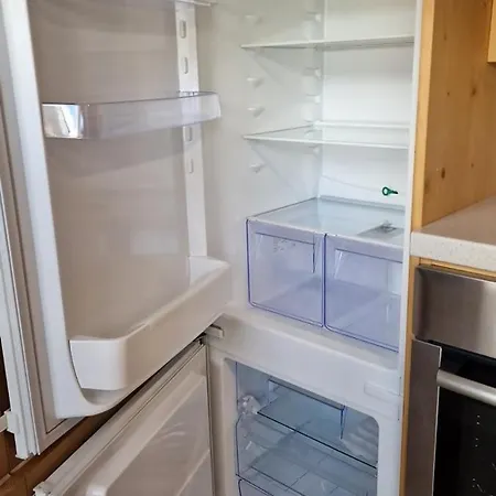 Neve Molto Spazioso E Luminoso Disposto Su 2 Livelli *
